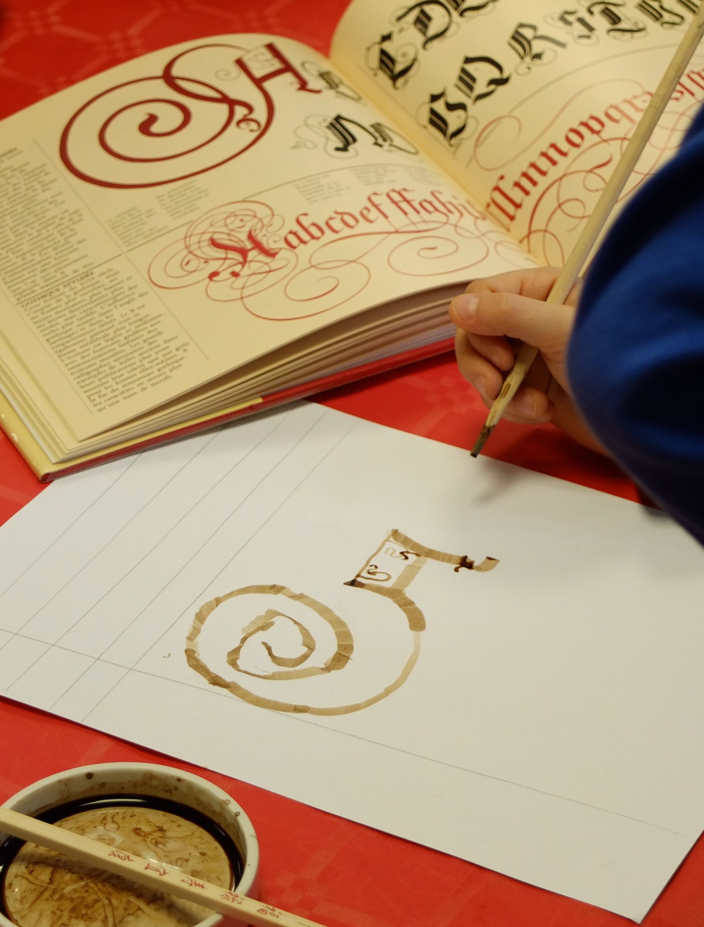 PLUMES & CALAMES
ATELIER CRÉATIF - INITIATION À LA CALLIGRAPHIE