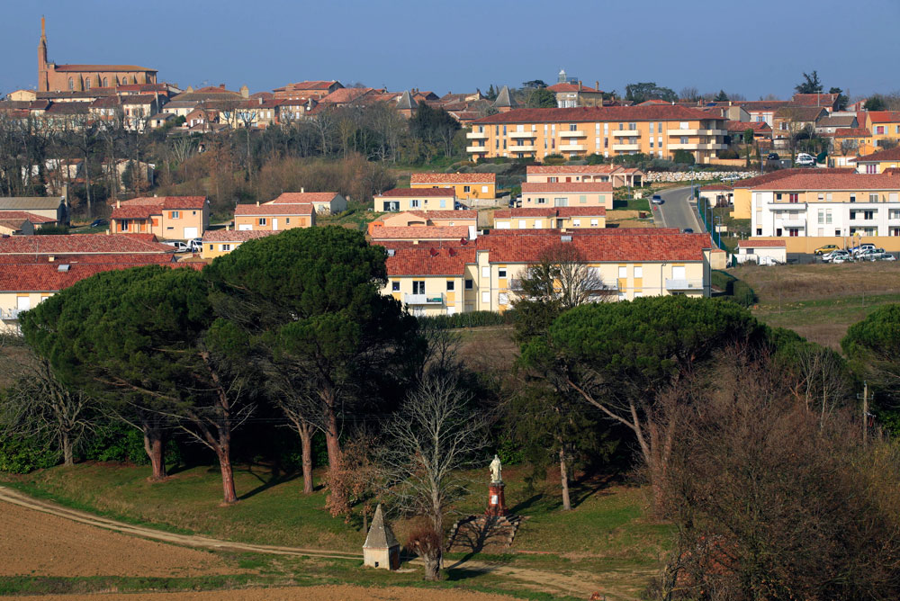 File:Morlaix Place Allende 18.jpg - Wikimedia Commons