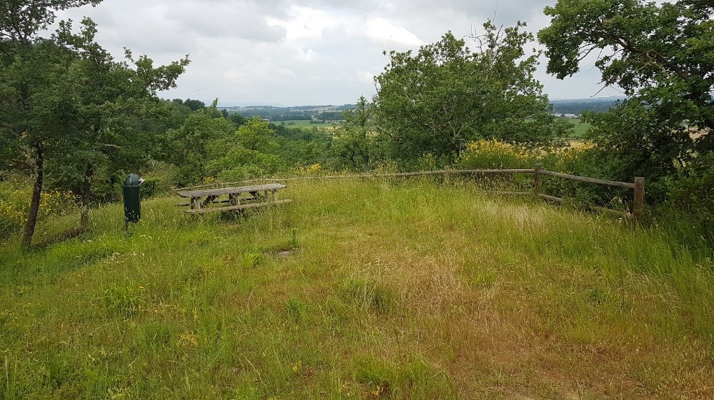 AIRE DE PIQUE-NIQUE DES COTEAUX