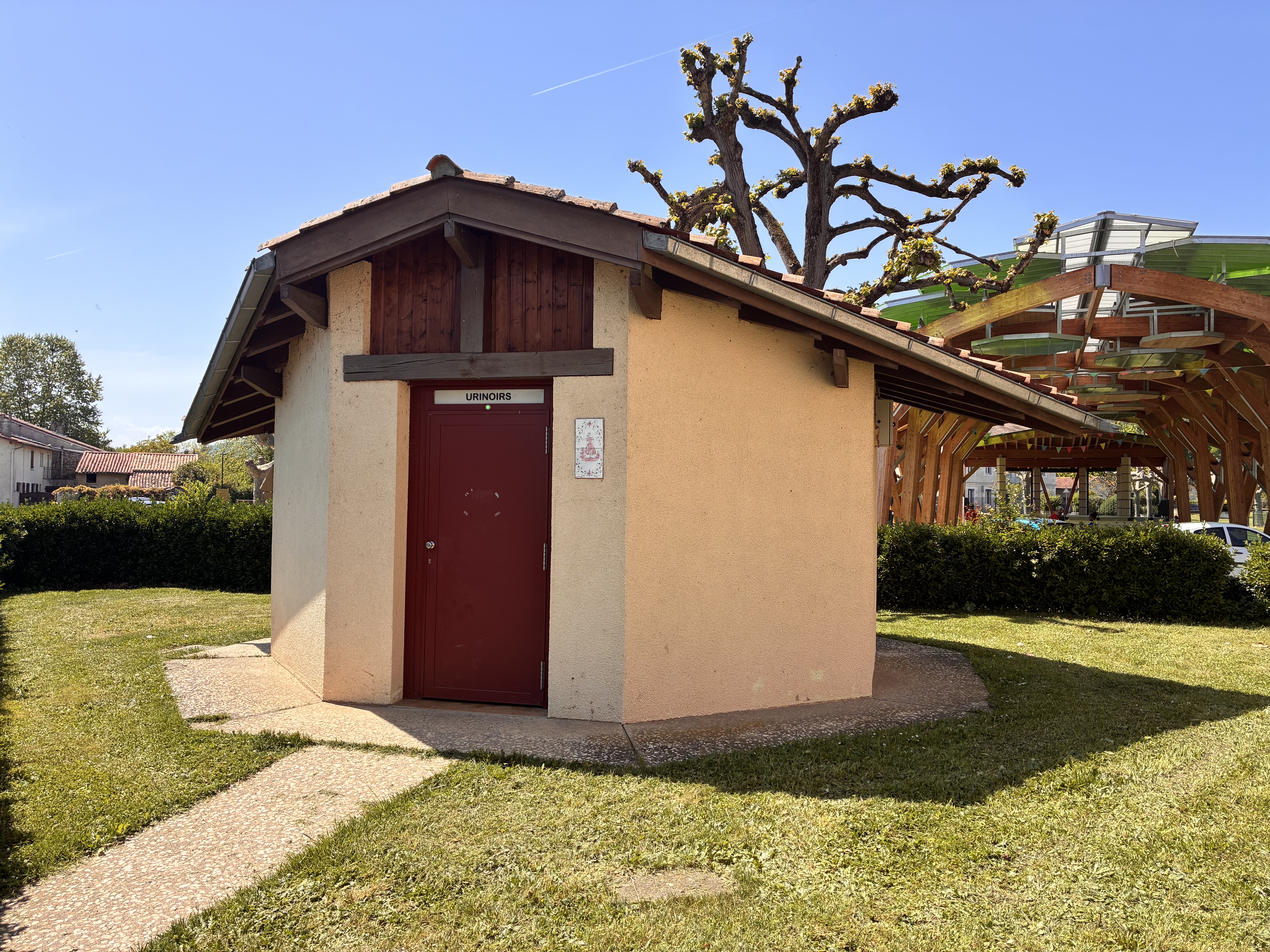 WC PUBLICS ET POINT D'EAU POTABLE — photo 2