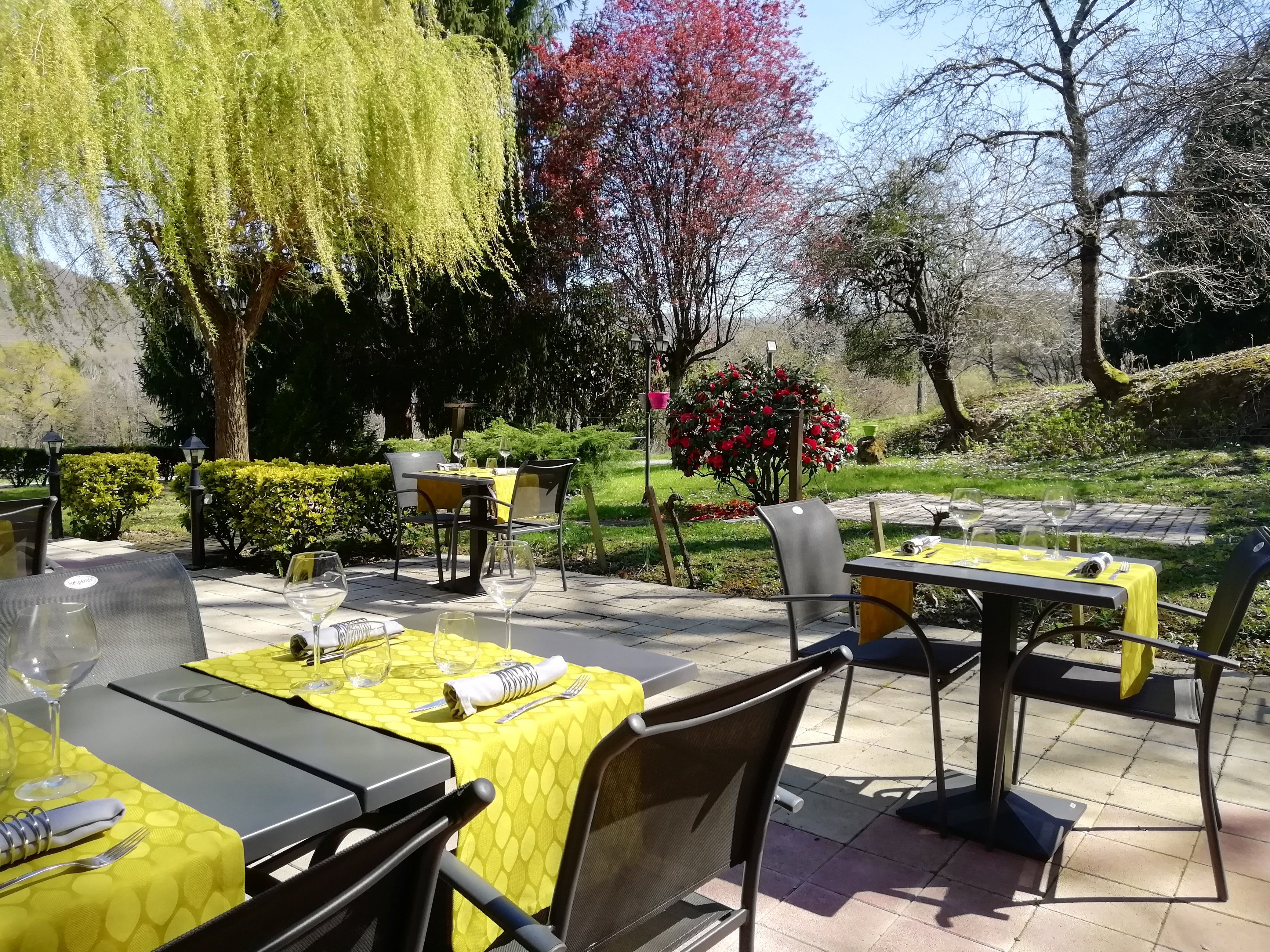 LA CONNIVENCE, Valentine