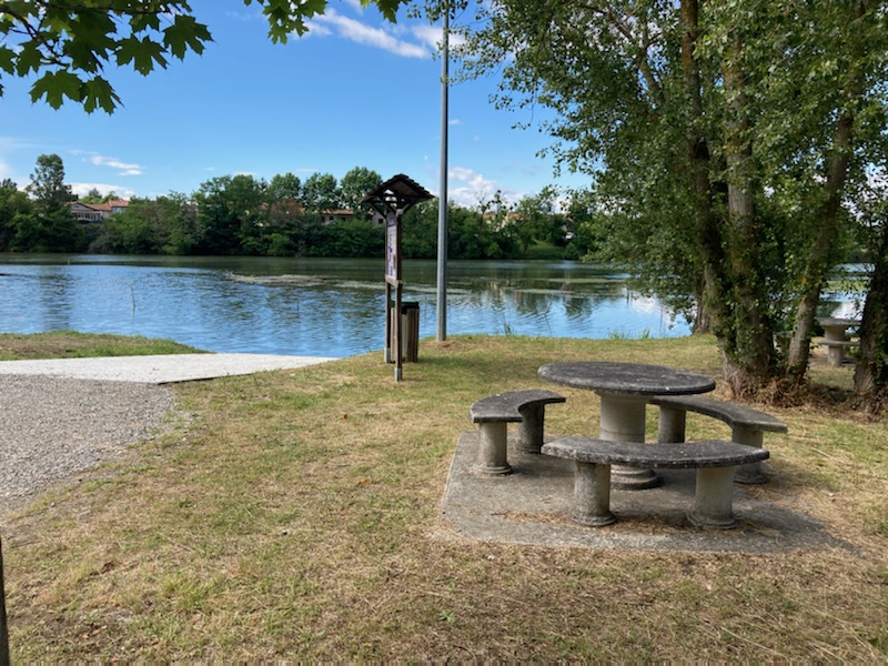 AIRE DE PIQUE-NIQUE DU PLAN D'EAU