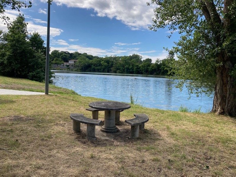 AIRE DE PIQUE-NIQUE DU PLAN D'EAU - photo 2