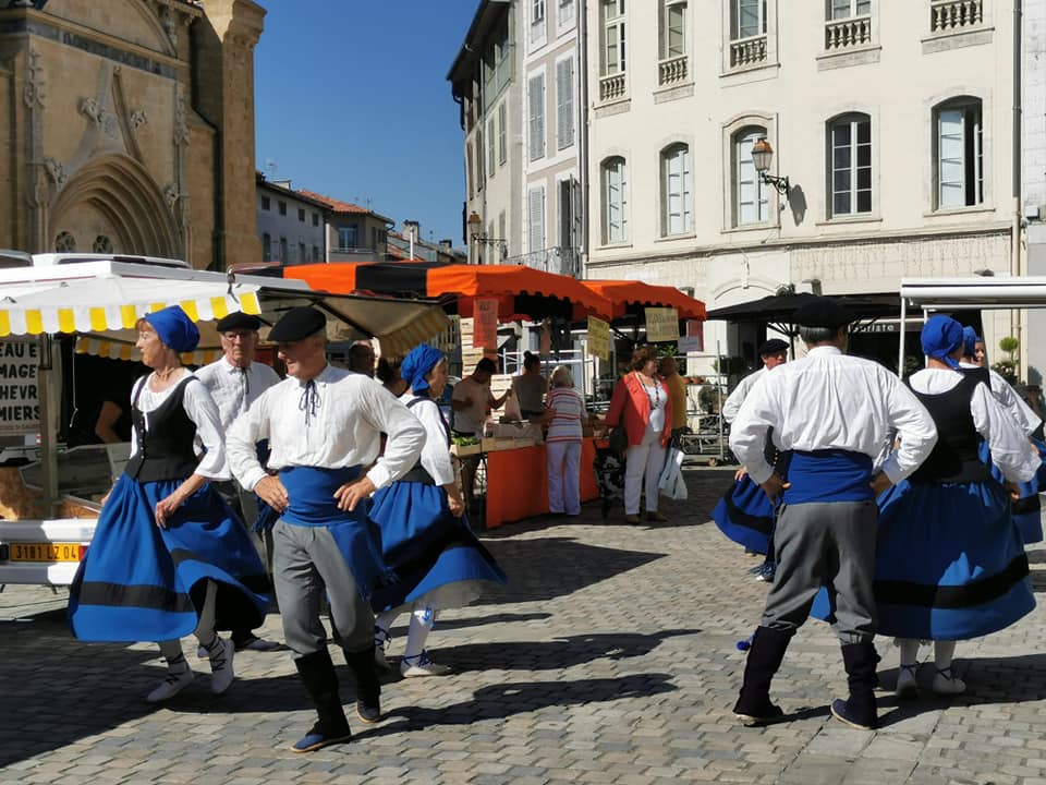 FESTIVAL FOLKLORIQUE " HESTA DETH PRINTEMPS"