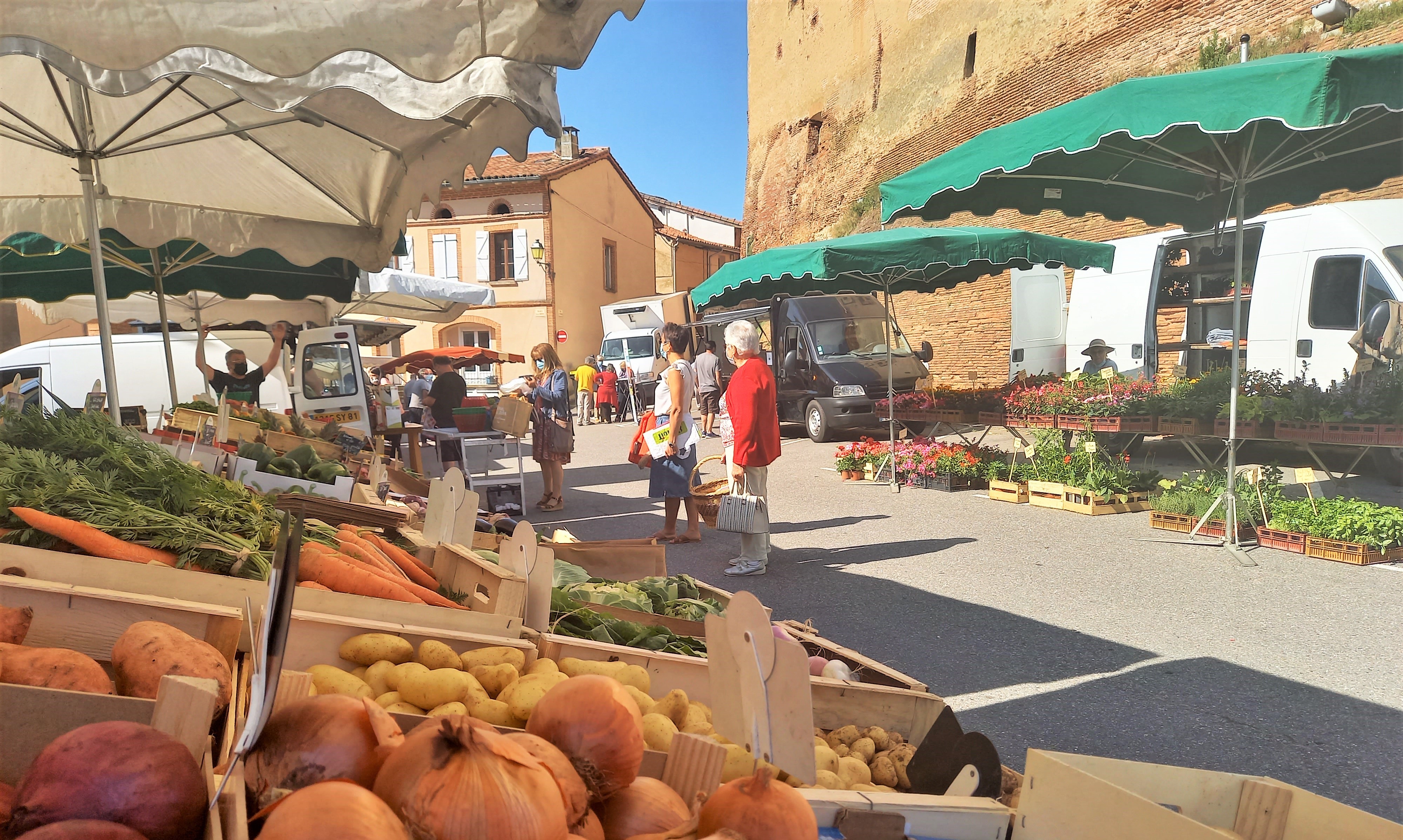 MARCHÉ