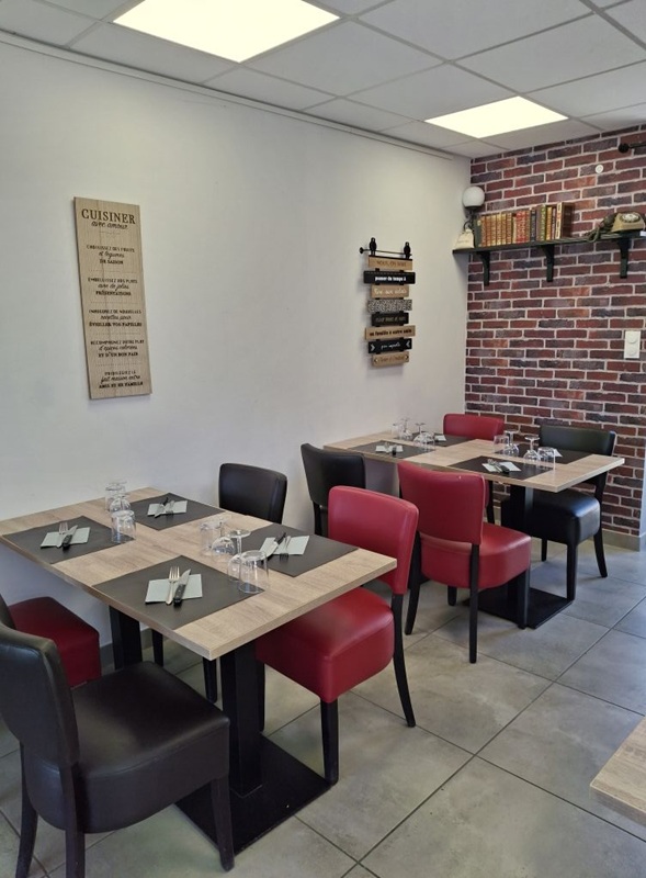 CAFÉ DE LA POSTE, Thil - photo 2