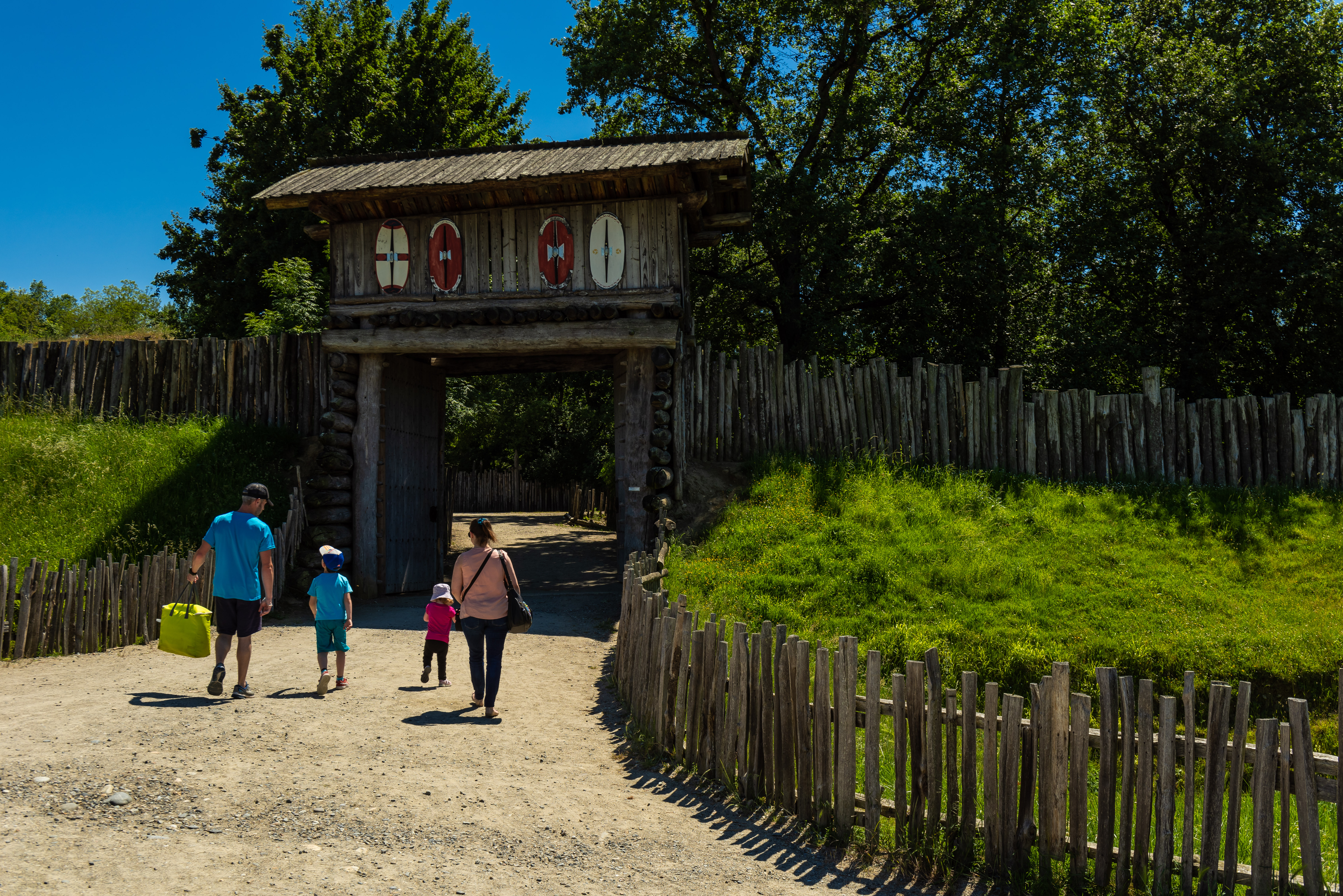 LE VILLAGE GAULOIS - L'ARCHEOSITE