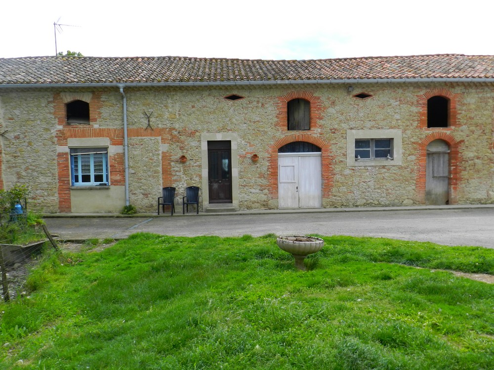 AIRE DE SATIONNEMENT DE LA FERME DU COULOMIER