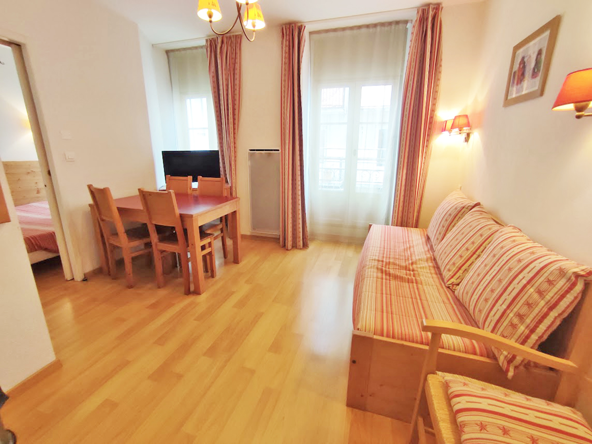 VAL DE JADE - APPARTEMENT T2 OO