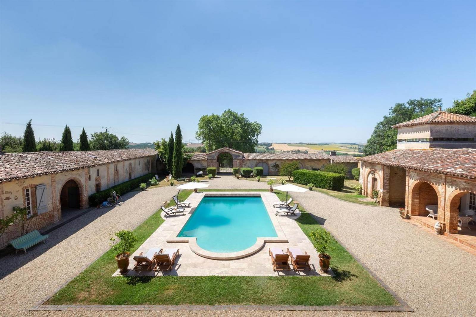 CHATEAU D'ISSUS, Issus - photo 2