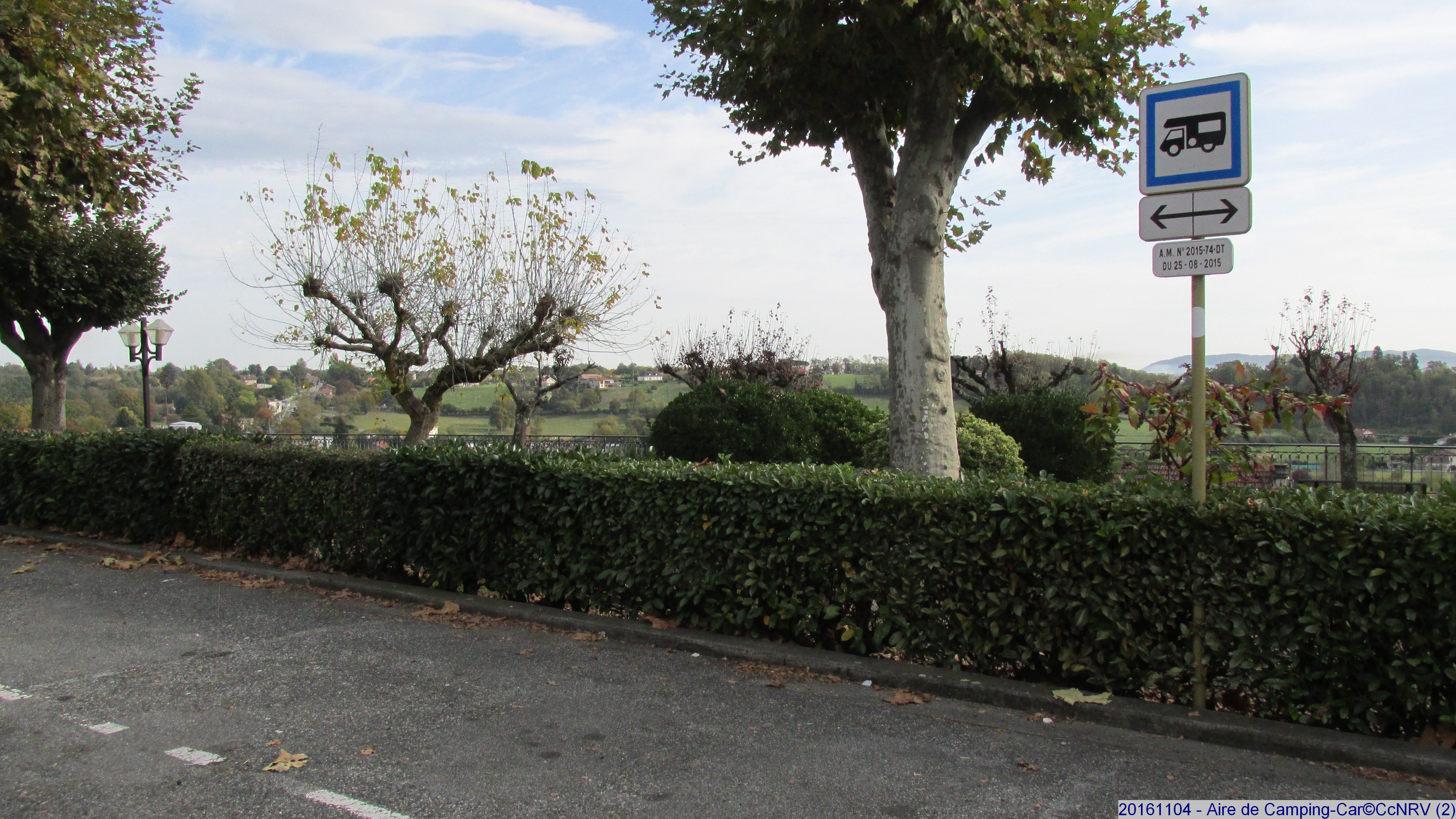 AIRE DE STATIONNEMENT CAMPING CAR - photo 3