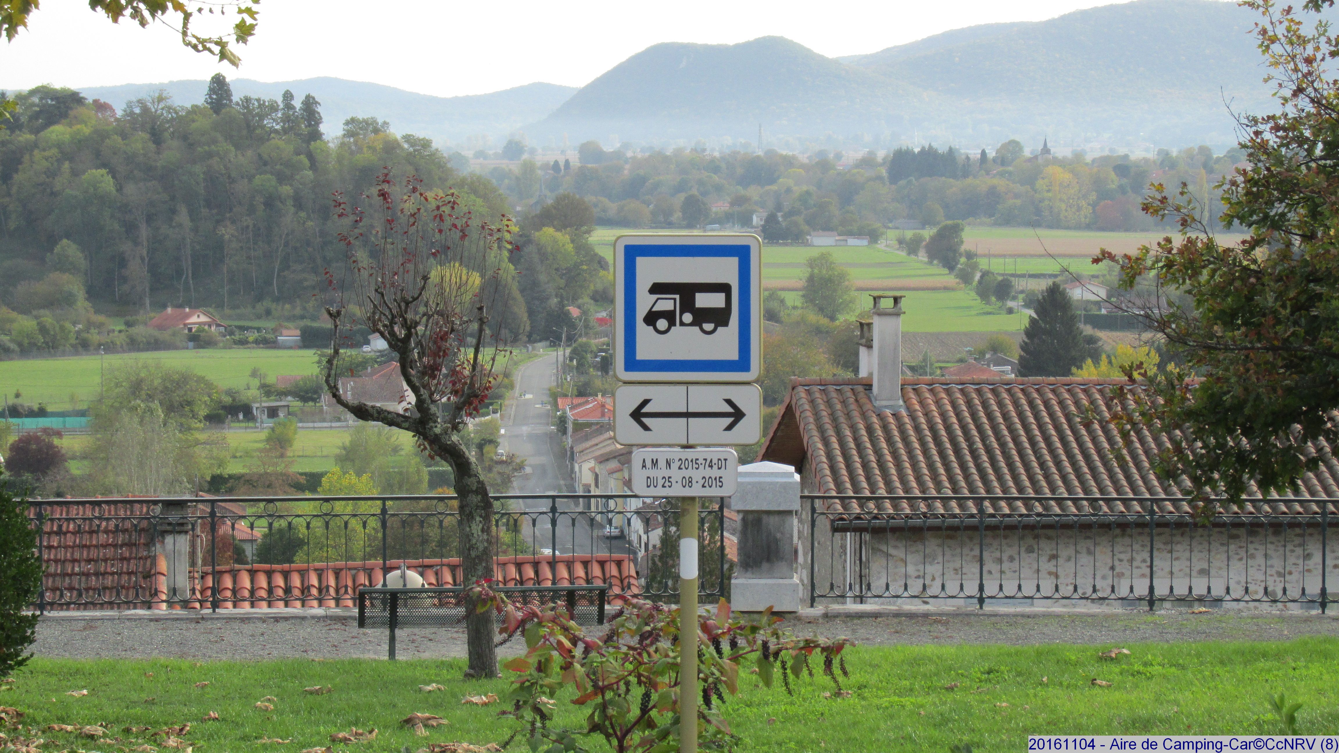AIRE DE STATIONNEMENT CAMPING CAR, Montréjeau - photo 6