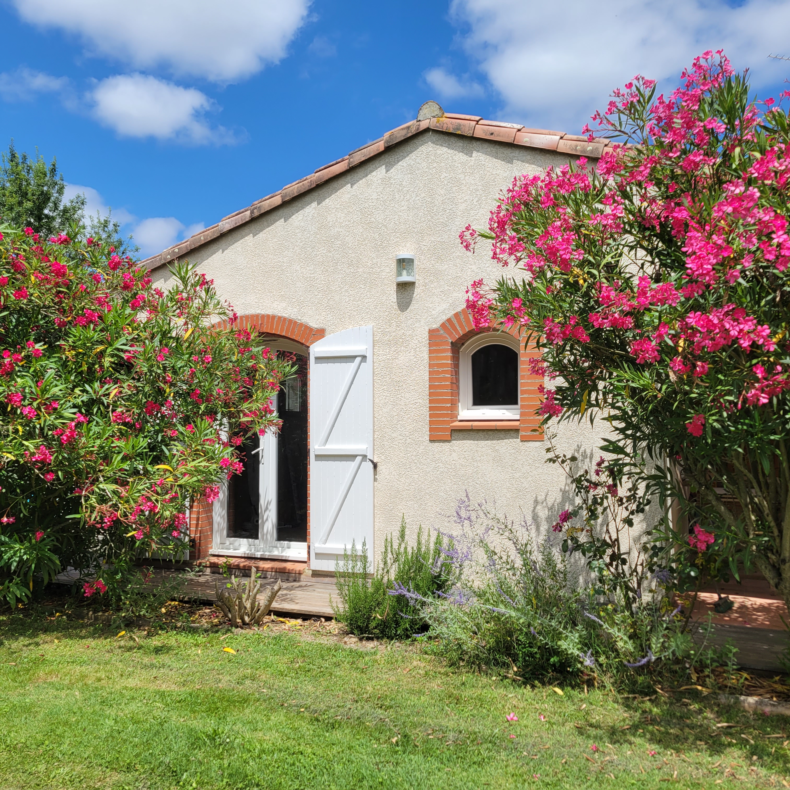 STUDIO LA PLAINE DE MAJOURI