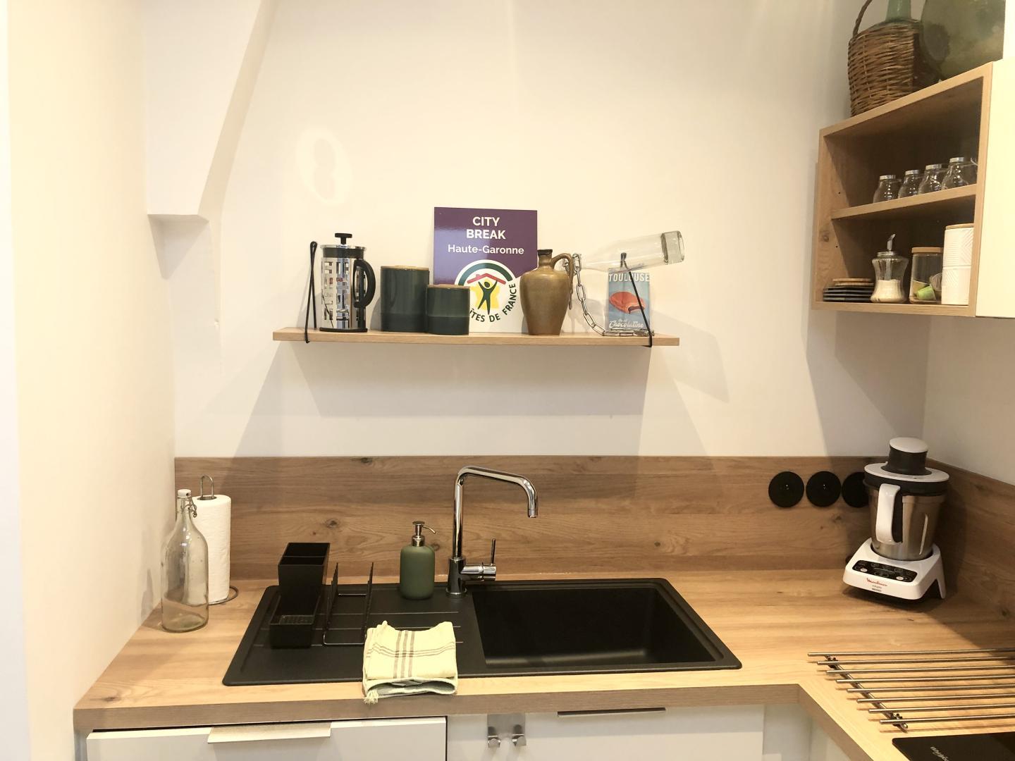 ELÉGANT APPARTEMENT URBAIN AVEC PARKING : EXPLOREZ LA VILLE À PIED! - photo 2