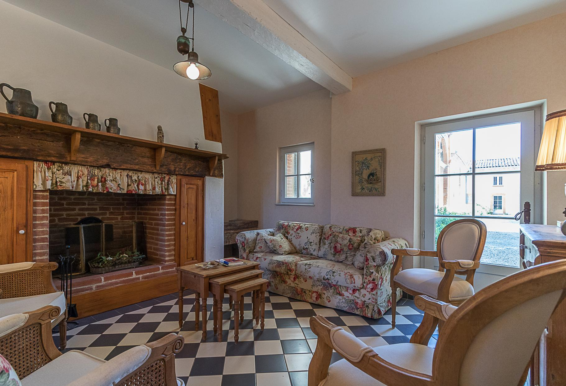 LA MAISON DES CHAMPS — photo 2