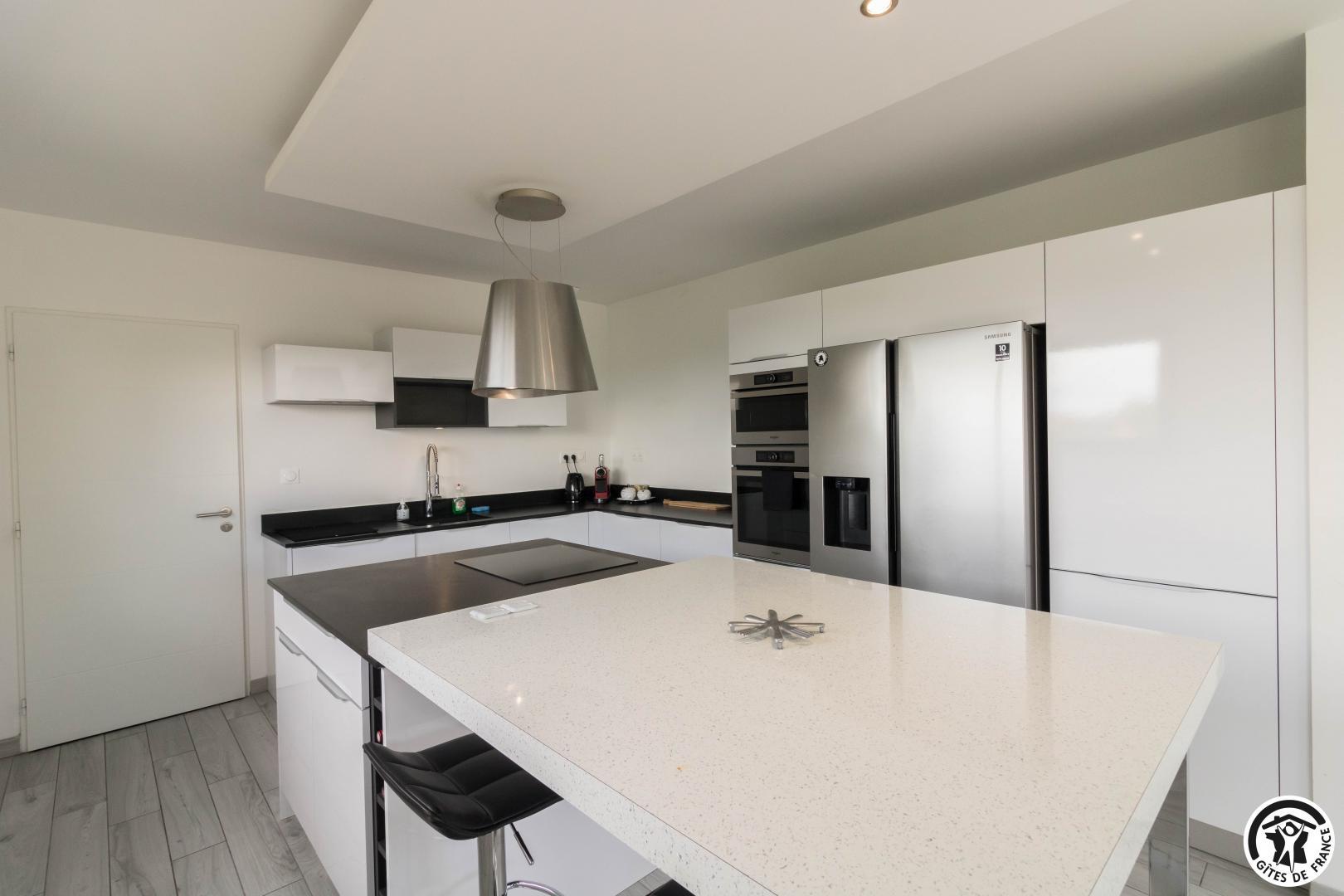 LA VILLA - PISCINE ET JACUZZI - photo 2