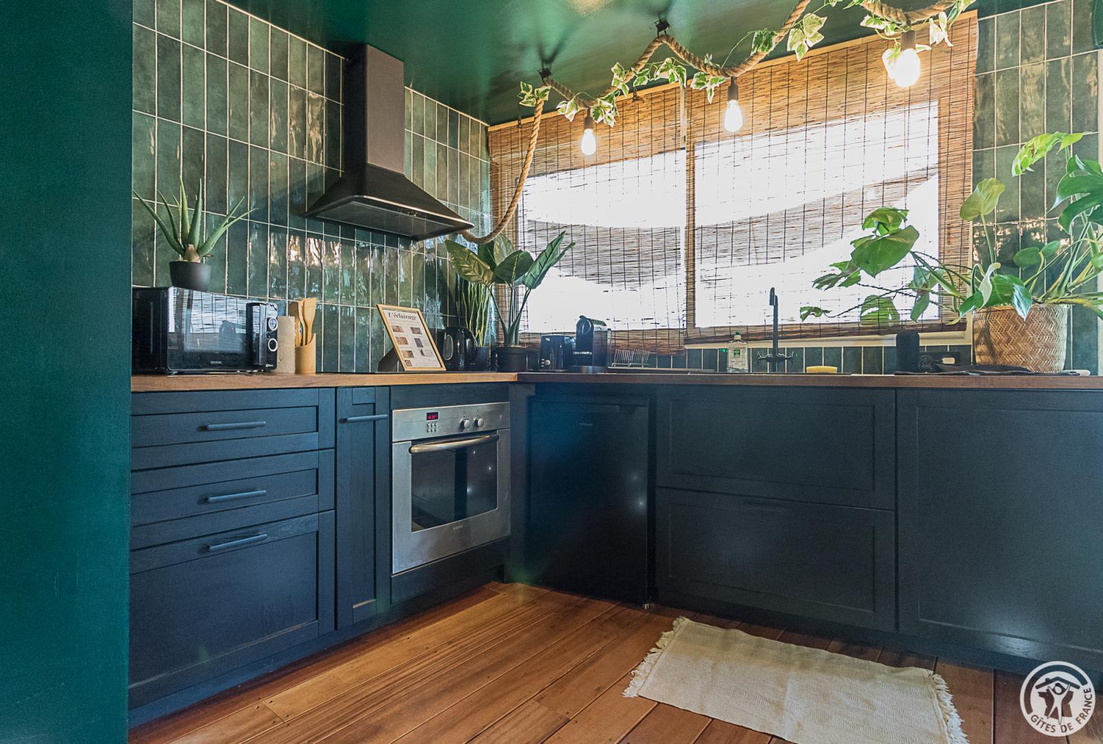 JUNGLE LOVE ROOM, Toulouse - photo 160