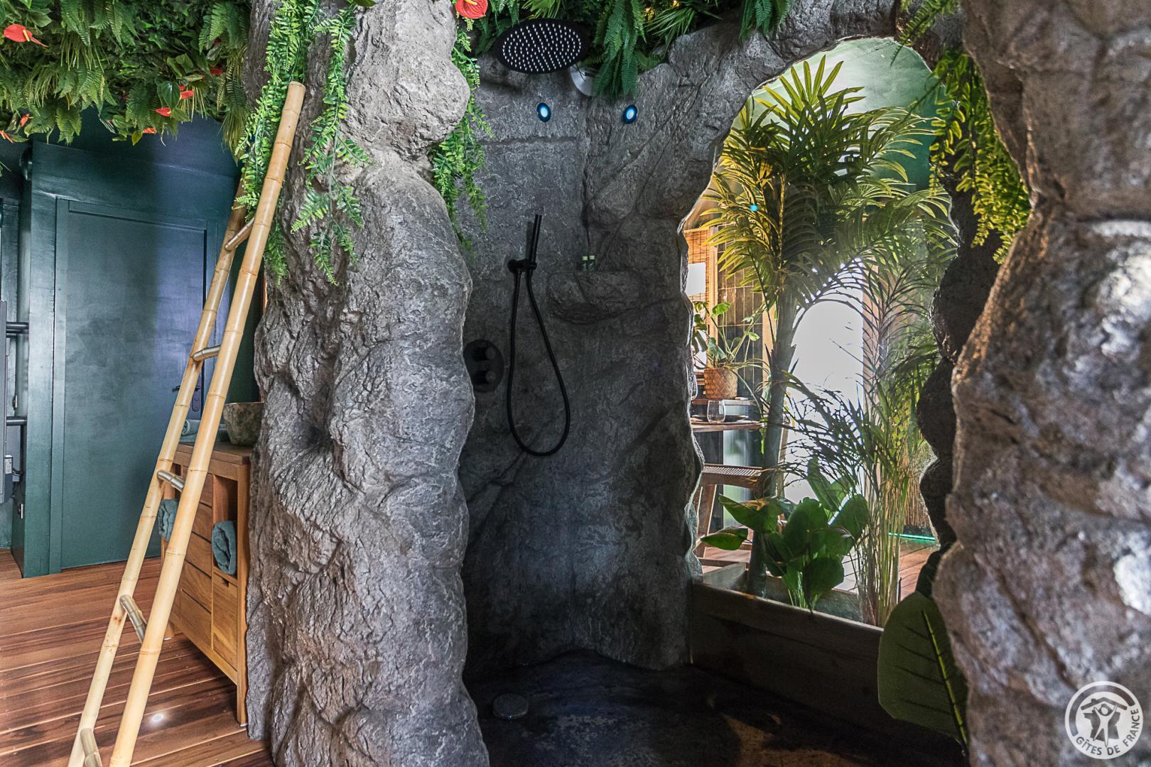 JUNGLE LOVE ROOM, Toulouse - photo 139