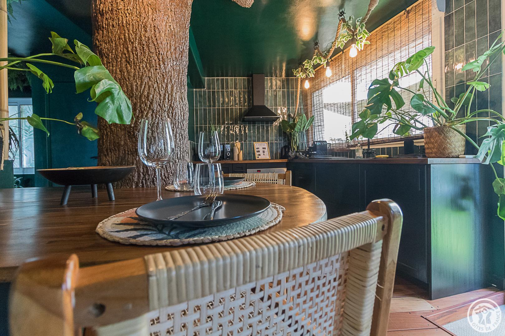 JUNGLE LOVE ROOM, Toulouse - photo 151