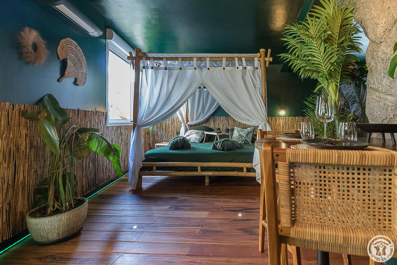 JUNGLE LOVE ROOM, Toulouse - photo 141
