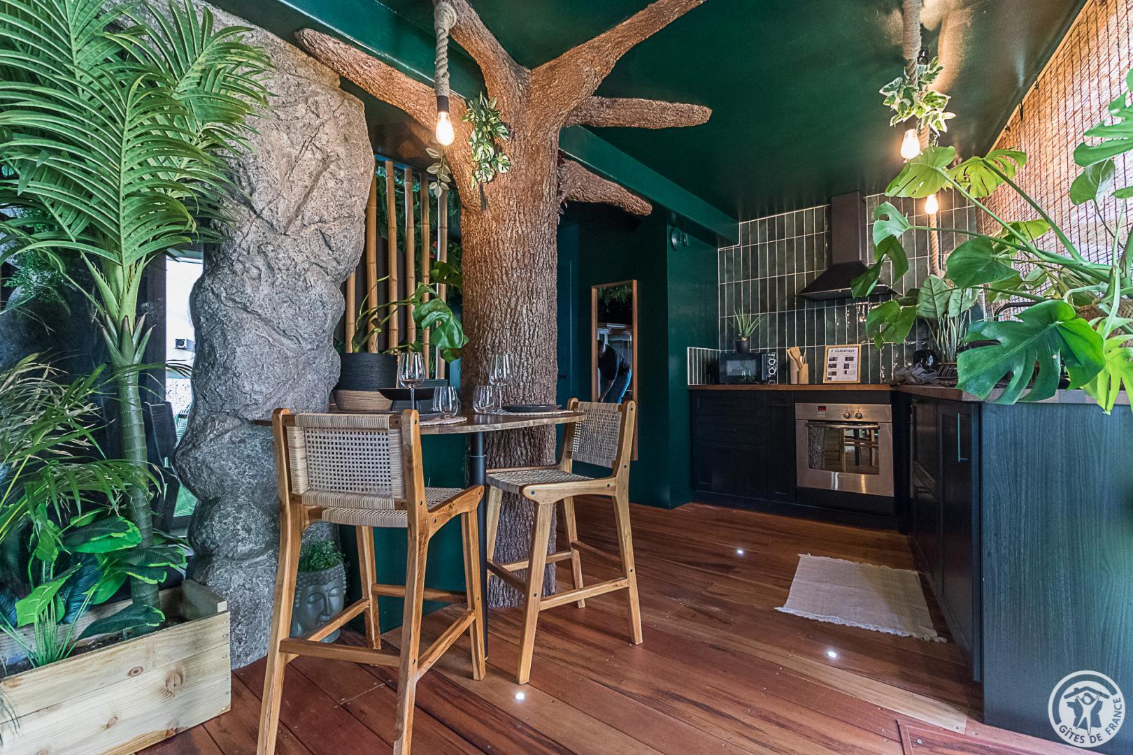 JUNGLE LOVE ROOM, Toulouse - photo 145
