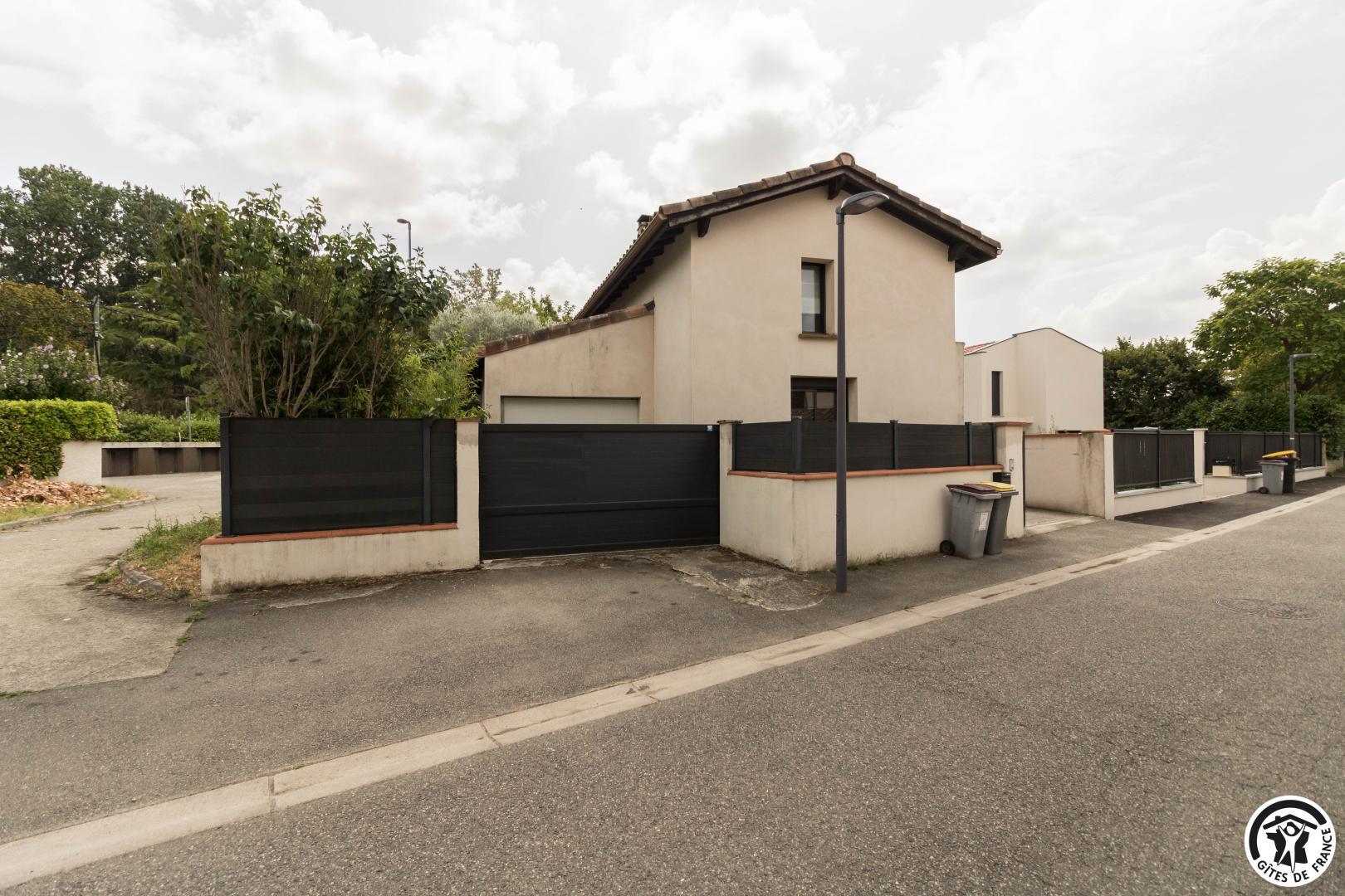 LE CLOS DE BLAGNAC, DIAGOMICS GUESTHOUSE, Blagnac - photo 349
