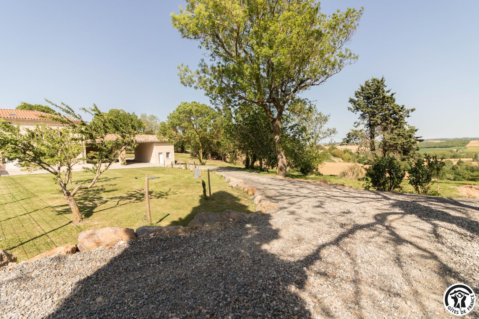 PAREINE, Beauteville