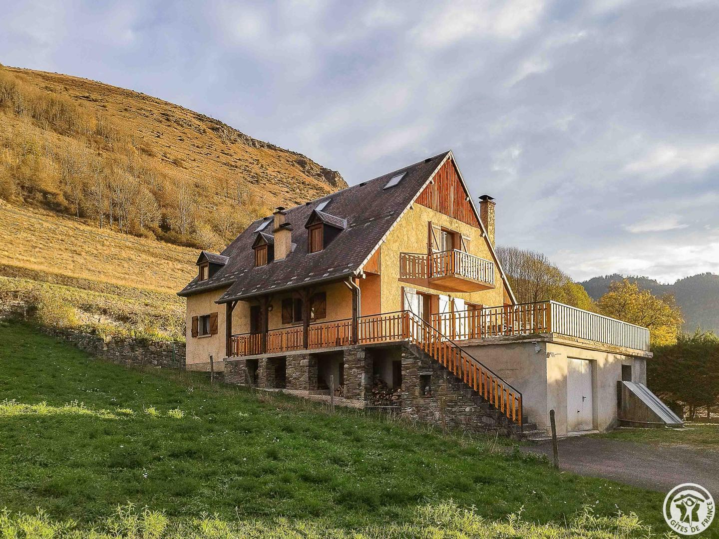 MAISON DENA
