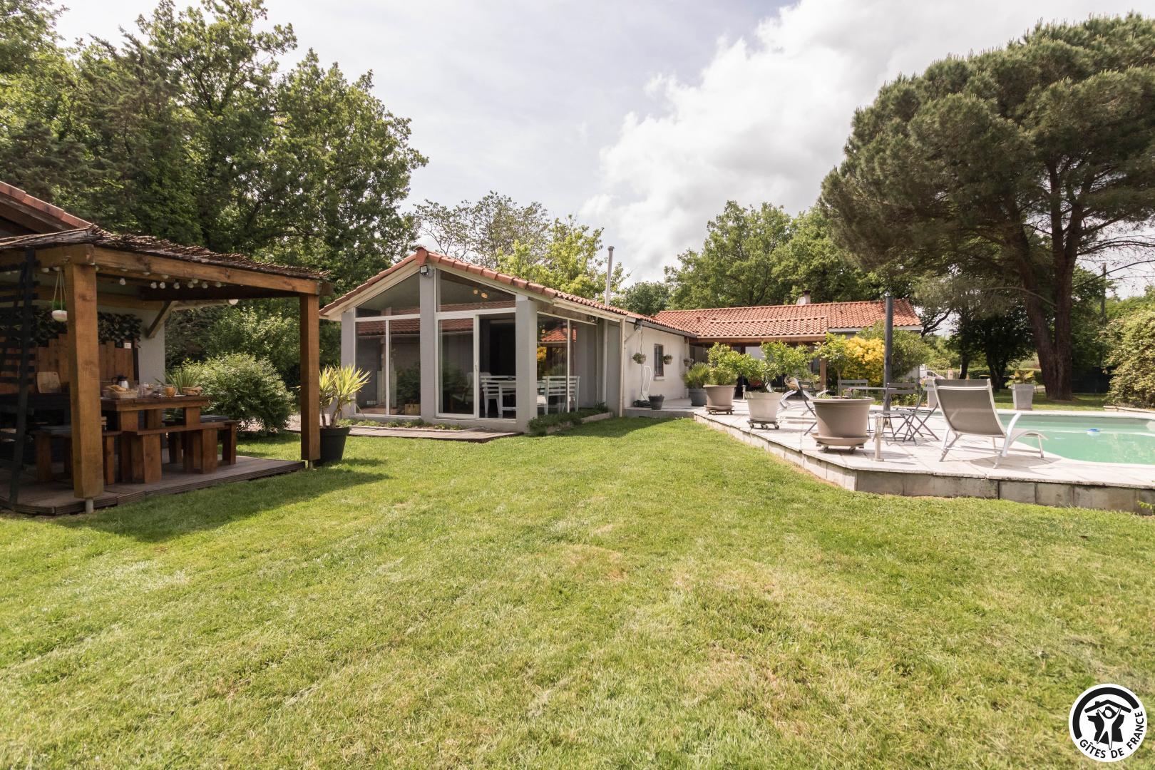 LES AGAPANTHES DU FRONTONNAIS