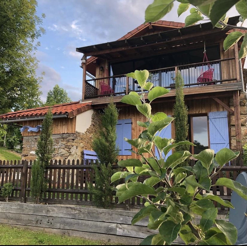 GITE COLOMBES DES BOIS