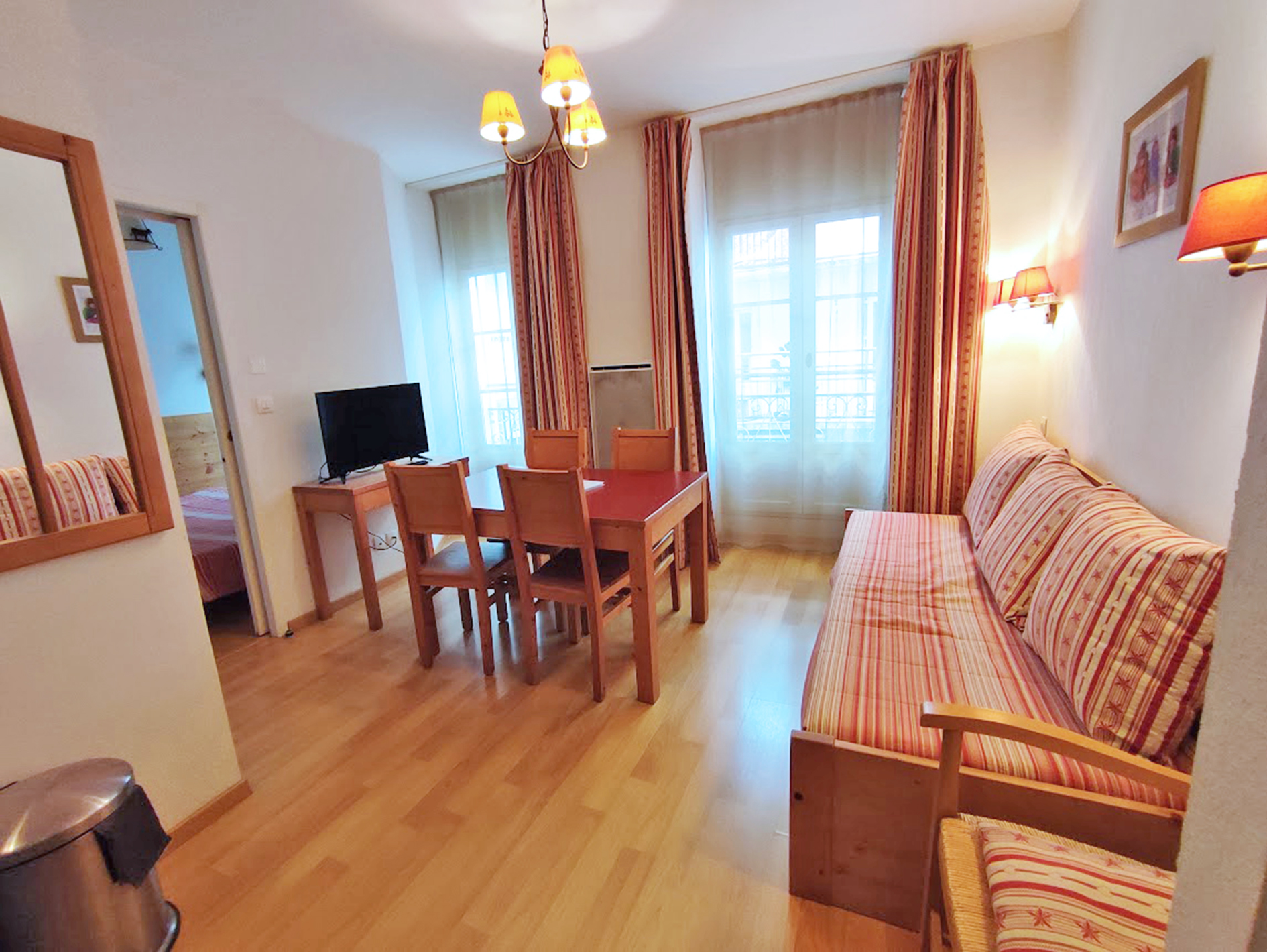VAL DE JADE - APPARTEMENT T2 OO