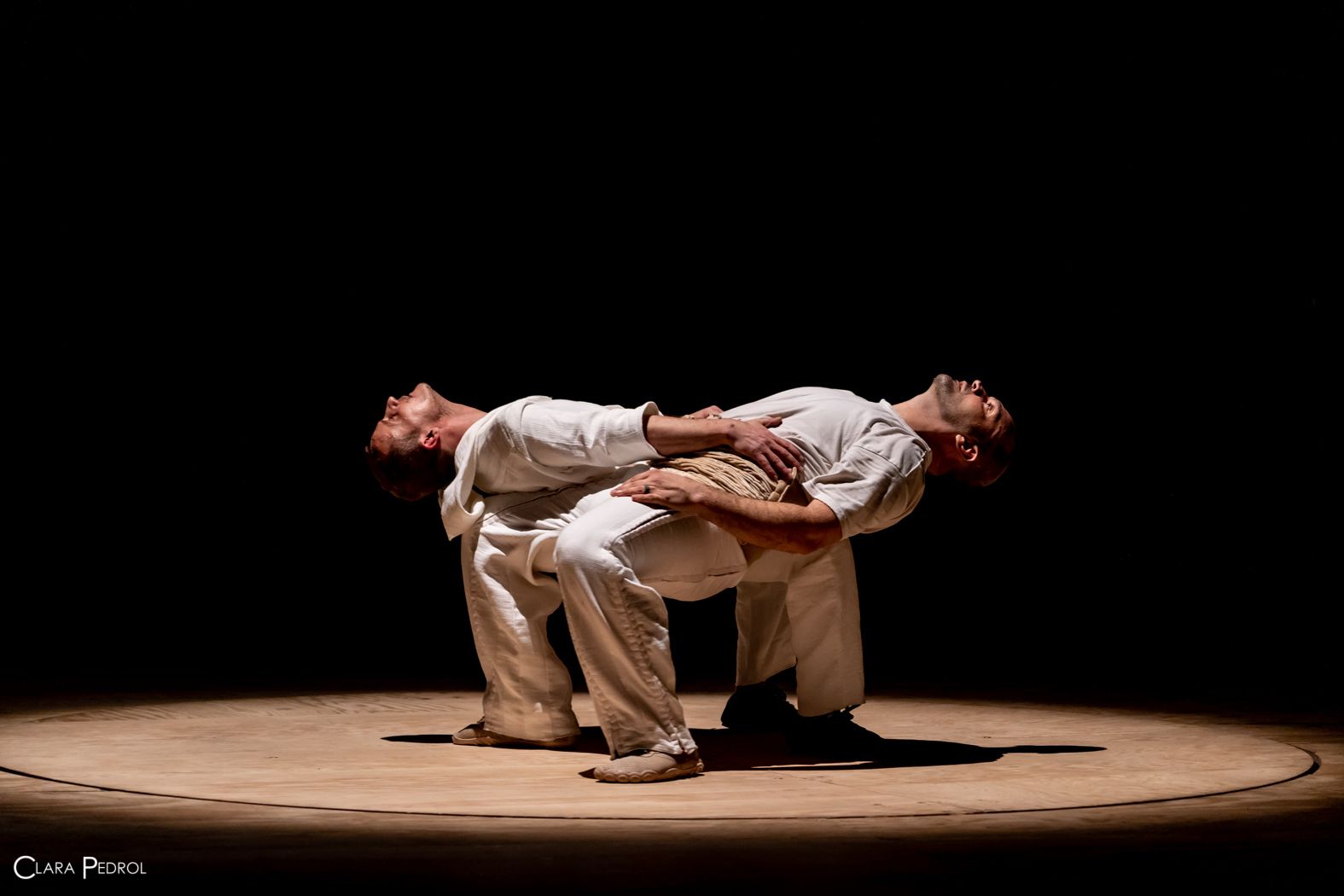 SECRETS • COMPAGNIE DE CIRQUE "EIA"