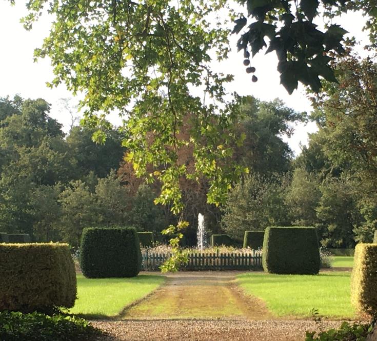Visite accompagnée d'un grand jardin historique en bord de rivière_1