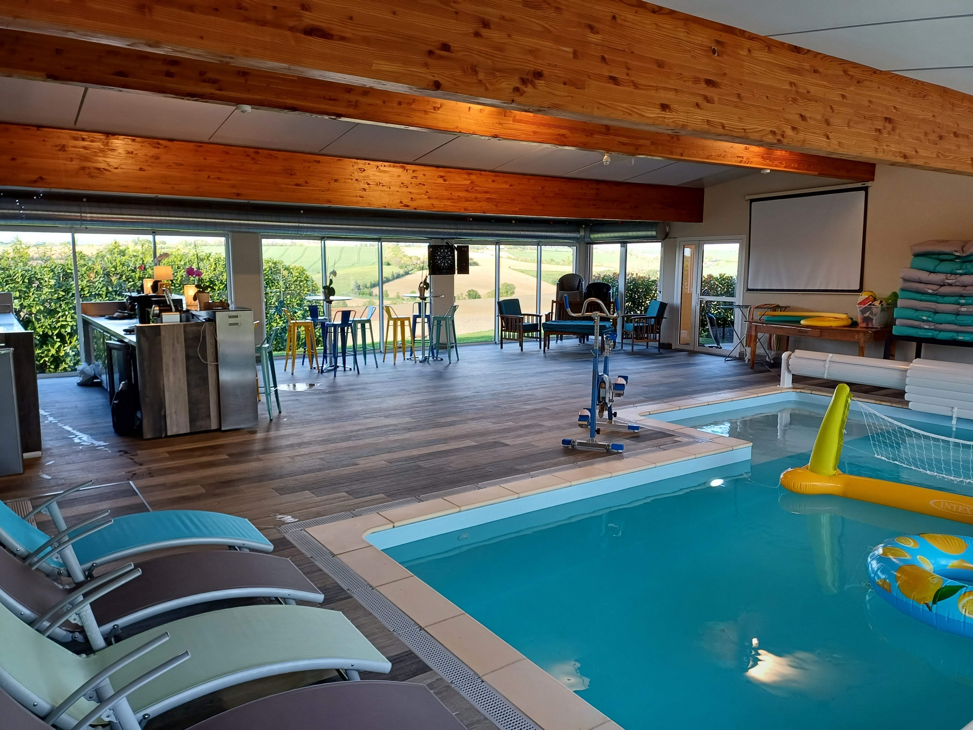 AUX PORTES DE ..., Nailloux