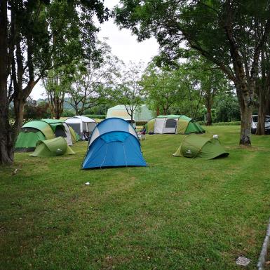Camping Municipal le Lac - Emplacement tente 2021- Boulogne sur Gesse.jpg
