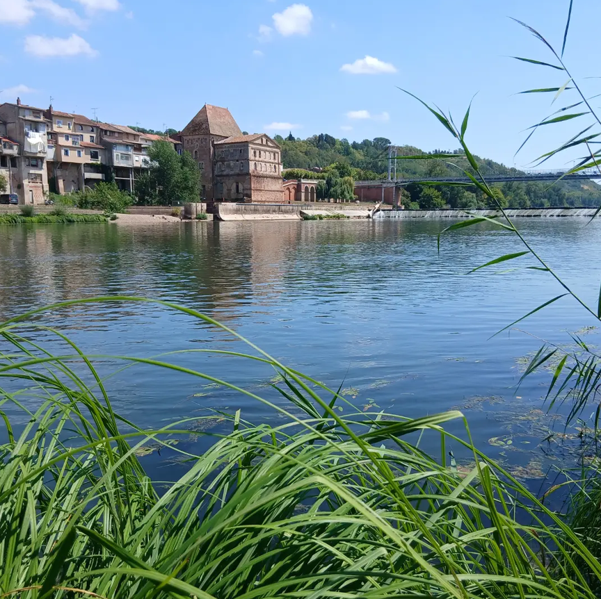 Villemur sur tarn barge