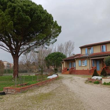 GRAND APPARTEMENT CLIMATISE AU SUD DE TOULOUSE 6 PERSONNES, PARKING