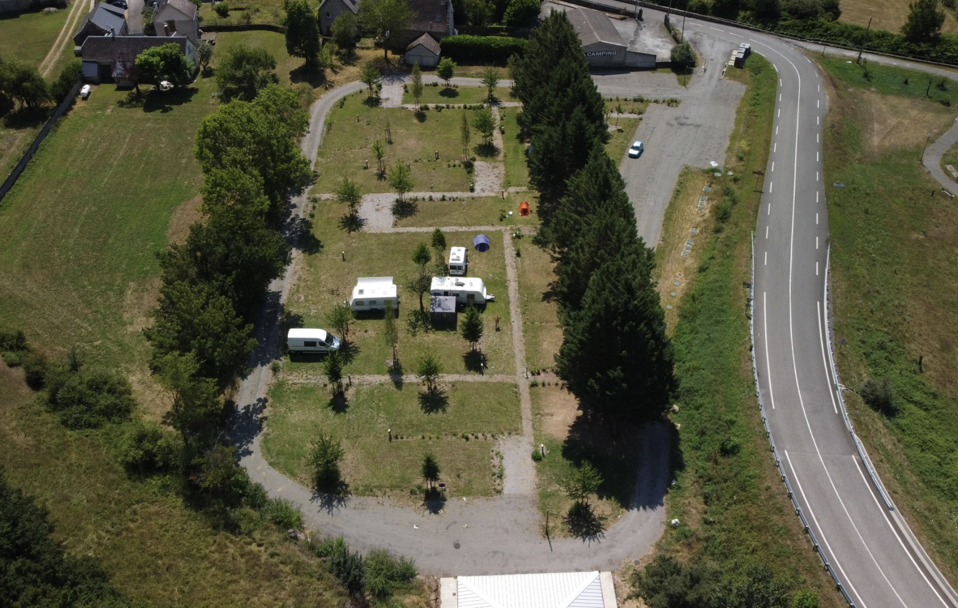 CAMPING PASSUS-LUPI
