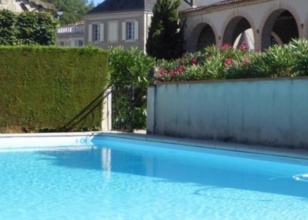 La Bousquetarié-piscine744x291