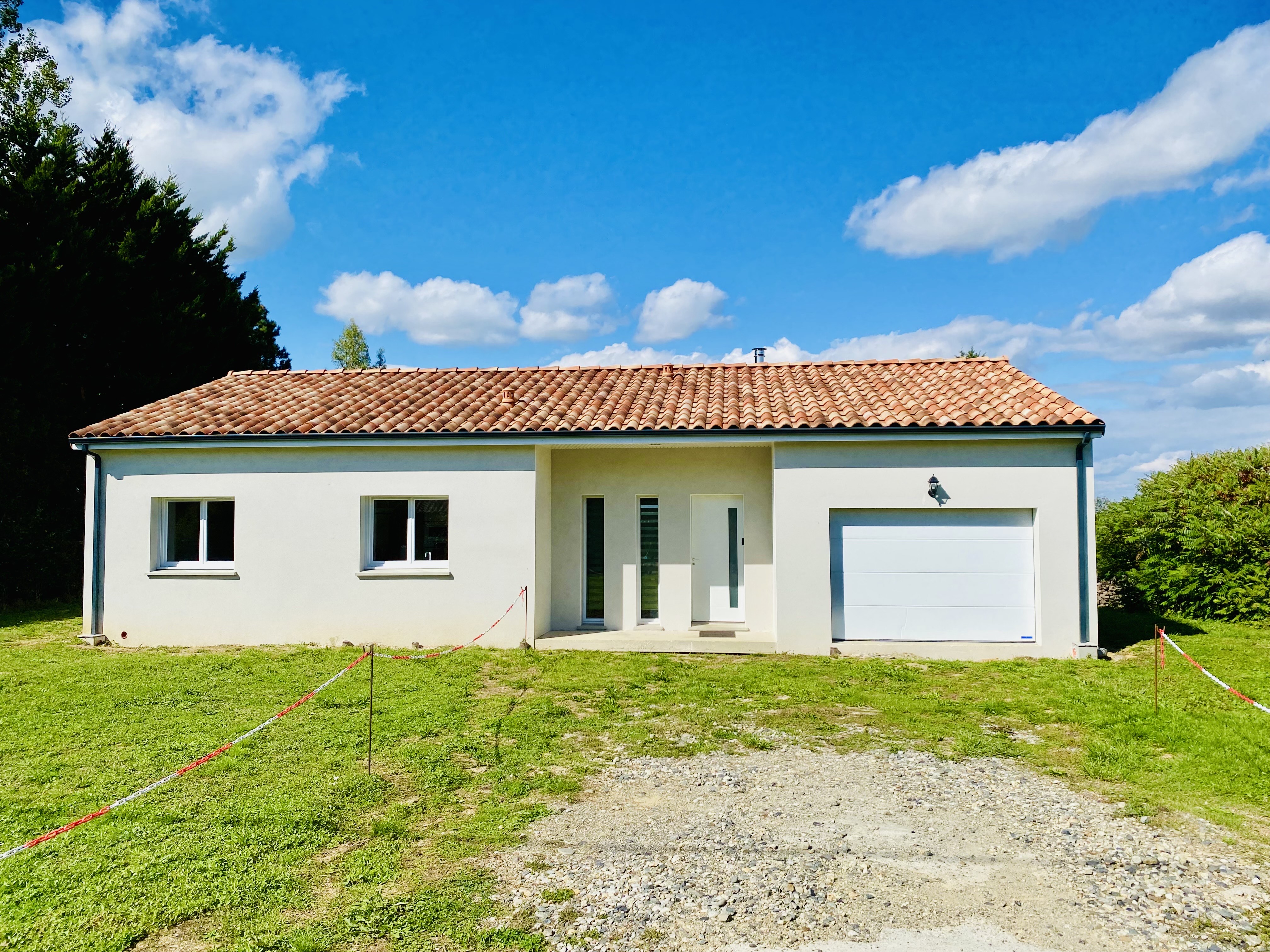 MAISON NEUVE AU CALME