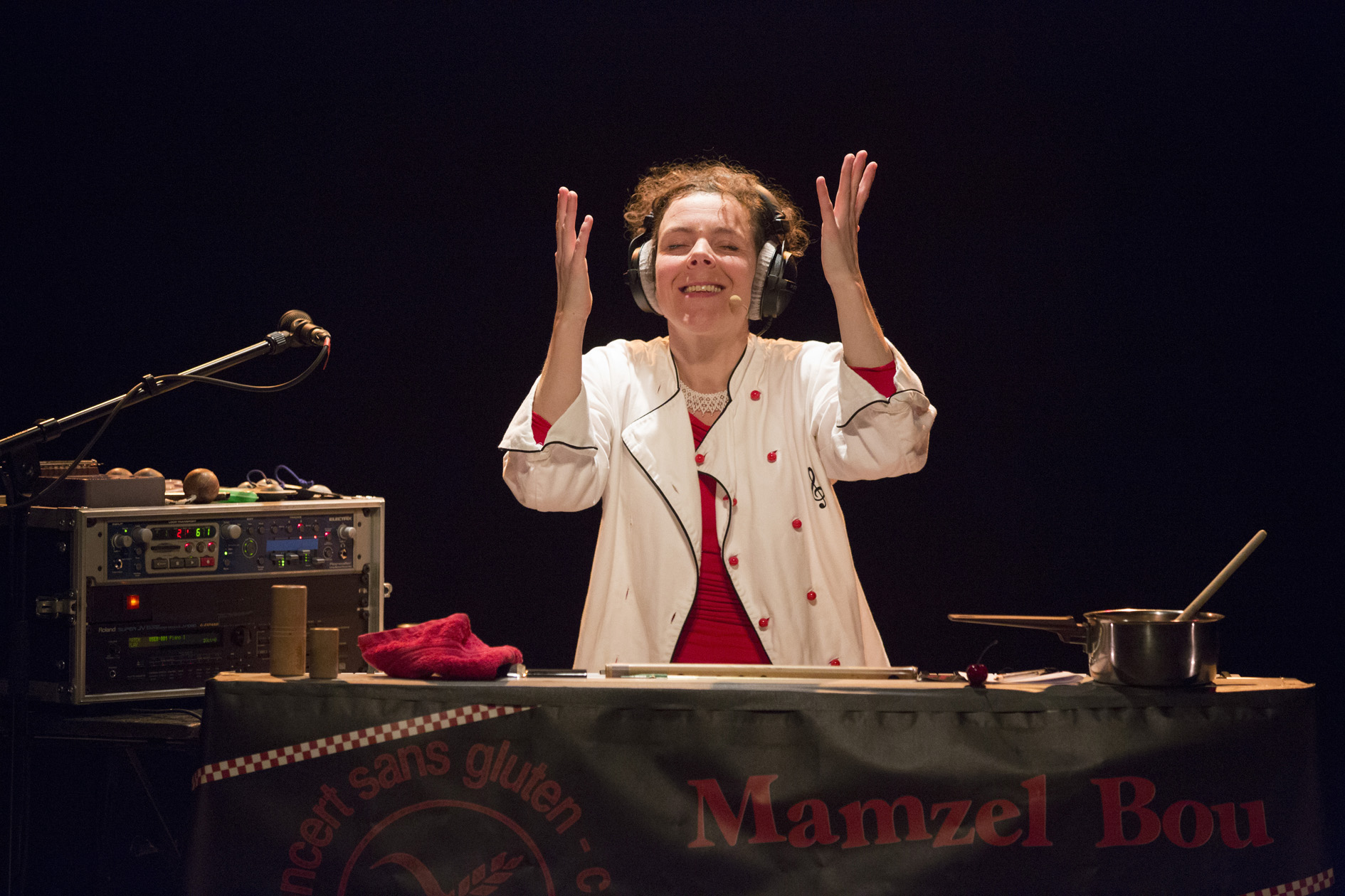 MAMZEL BOU, CONCERT SANS GLUTEN – MARLÈNE BOUNIORT – CIE D.N.B
