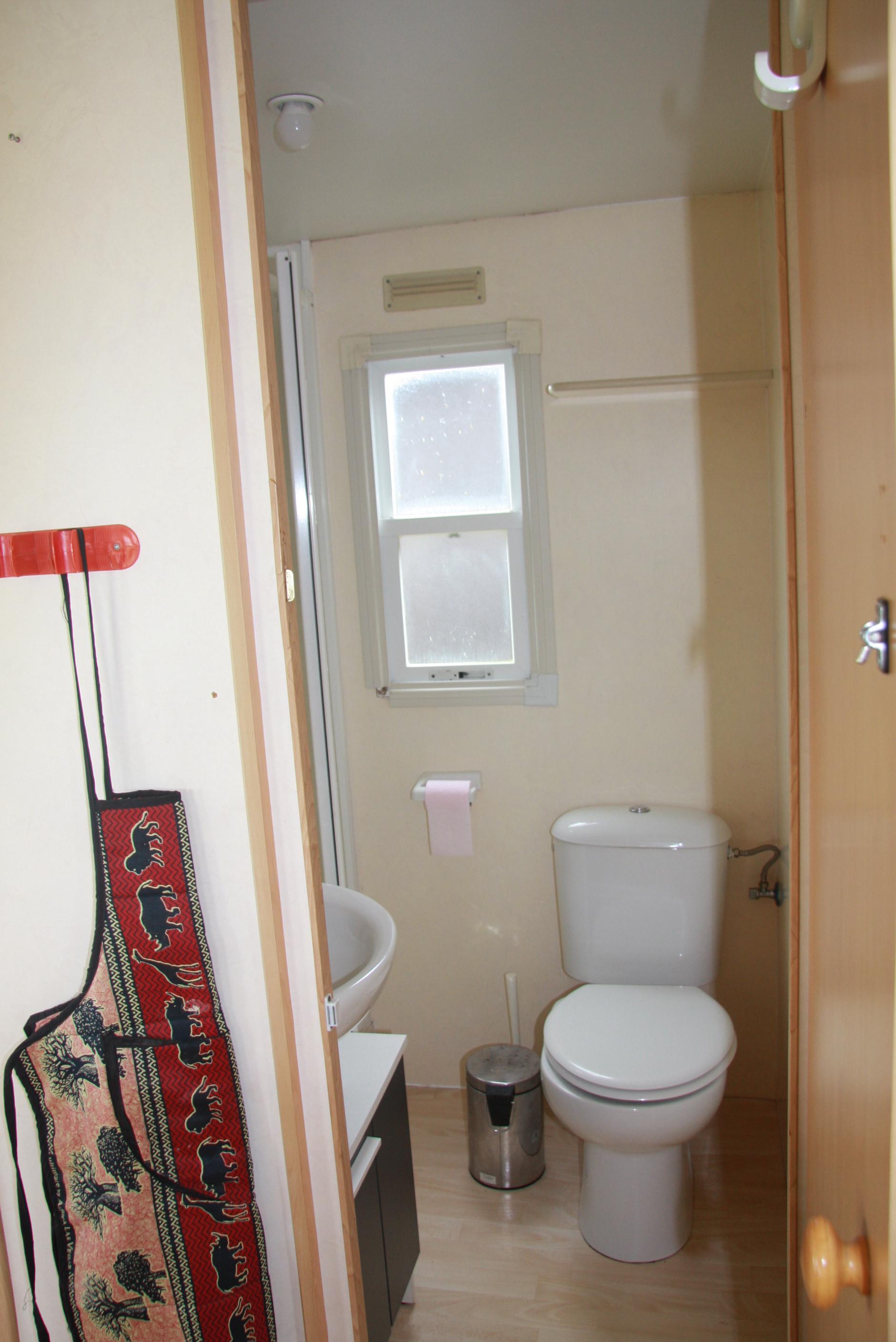 FERME DE CASSARET : MOBIL-HOME FACE AUX PYRENEES