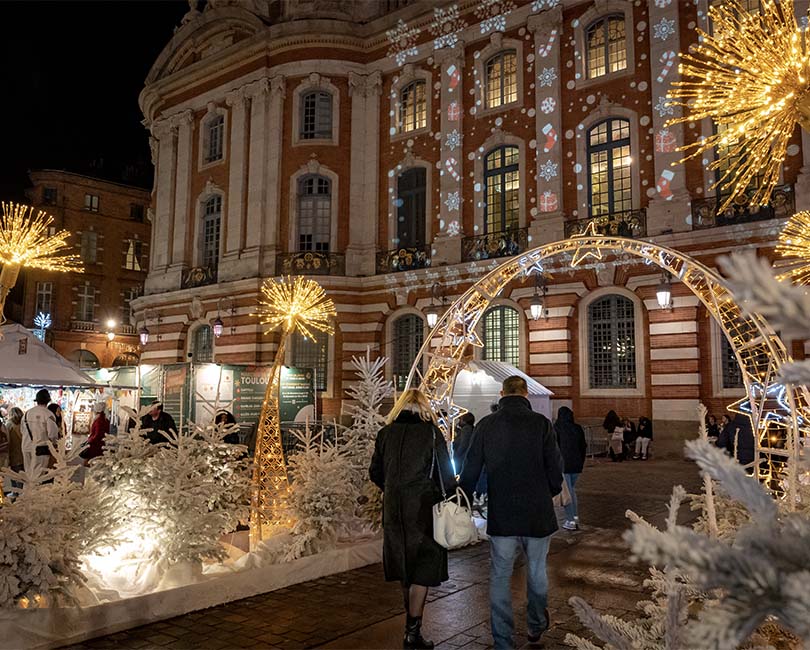 MARCHÉ DE NOËL PLACE DU CAPITOLE Du 29 nov au 29 déc 2024