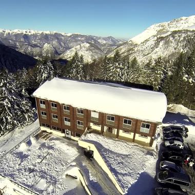 LES PIERRES BLANCHES