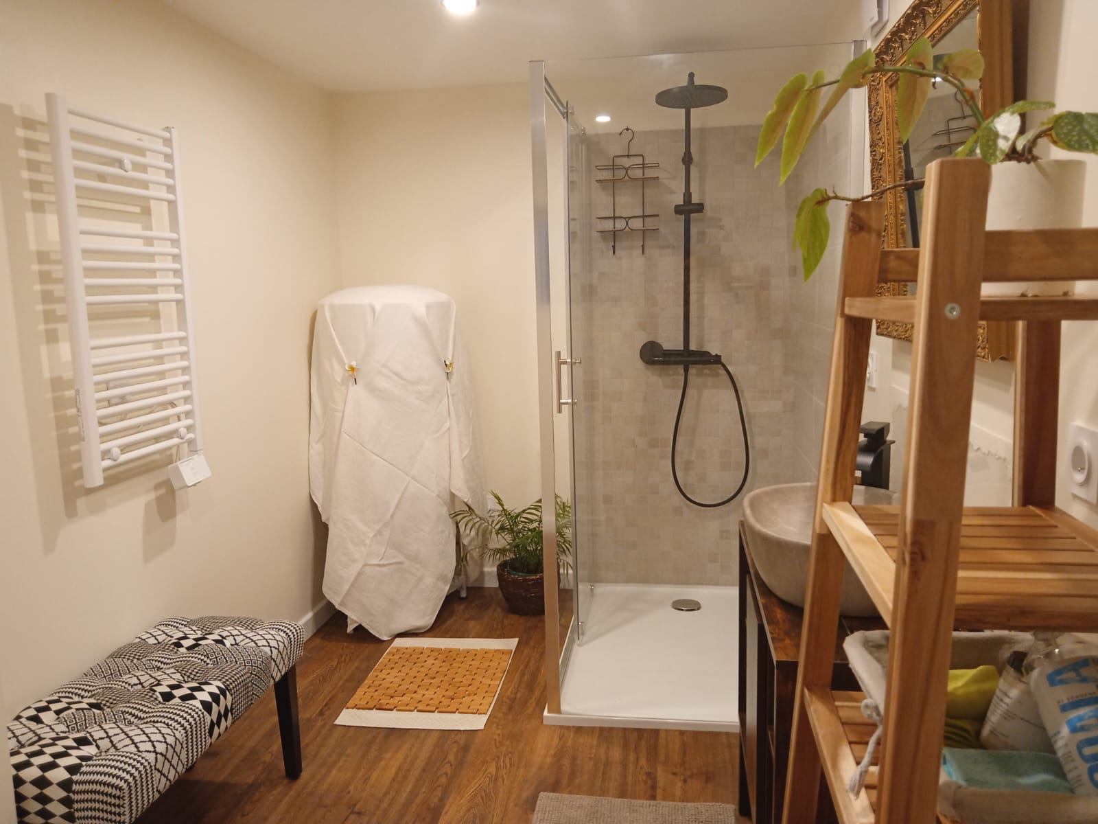 LE REGAID'S, Régades - photo 6