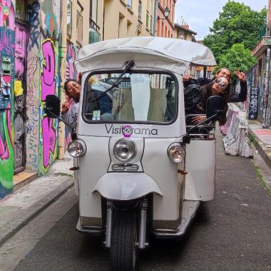 VISITE DE TOULOUSE EN TUK TUK ÉLECTRIQUE