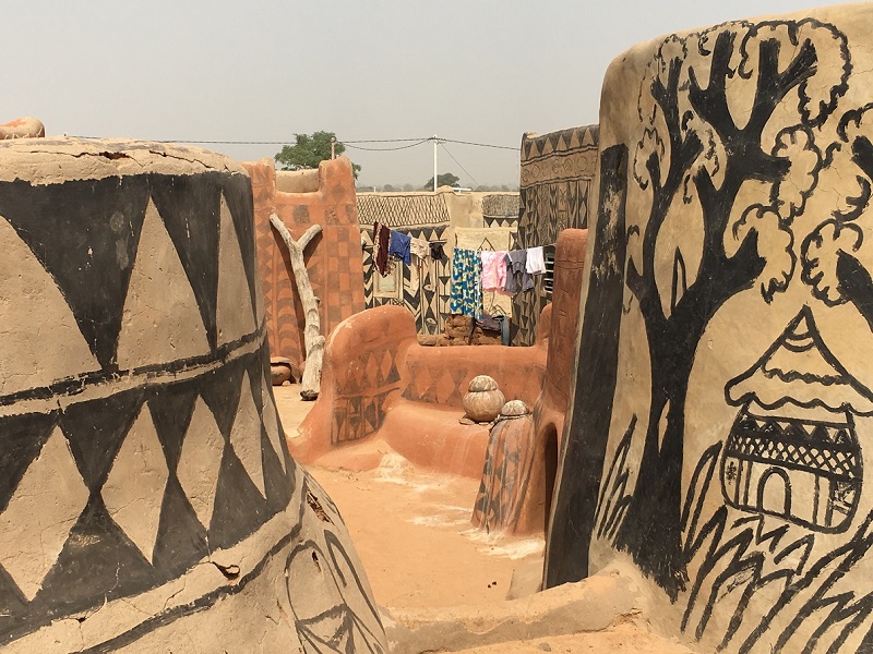 EXPOSITION TIÉBÉLÉ ET LE PAYS KASENA, GRENADE