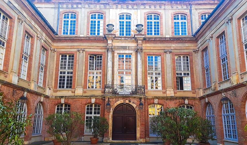 Visiter Toulouse petit tour dans les cours - © angeliquephotography