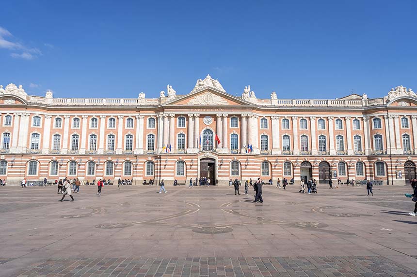 Le Capitole Toulouse Historical Sites And Monuments
