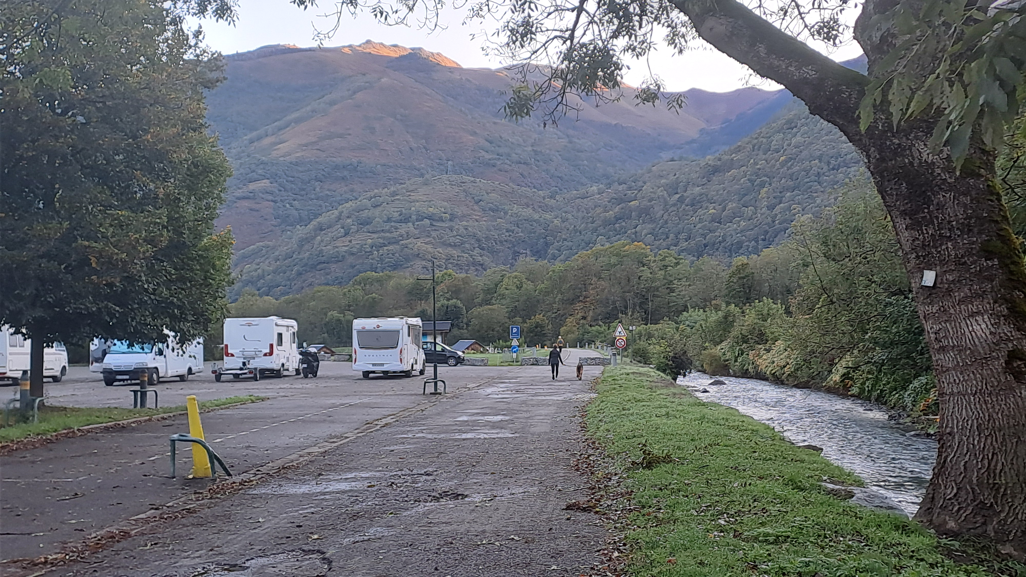 AIRE MUNICIPALE CAMPING CARS
